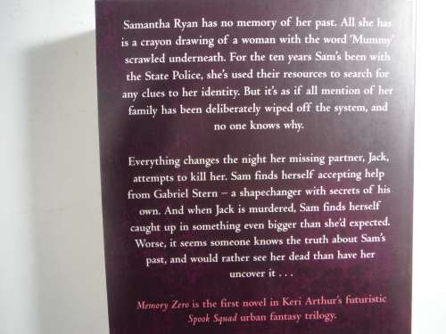 Keri Arthur - Memory Zero (A Spook Squad Novel) SOFTCOVER