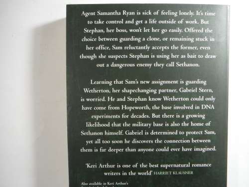 Penumbea- Keri Arthur ( A Spook Sqaud Novel) SOFTCOVER