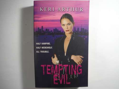 Tempting Evil - Keri Arthur (PAPERBACK)