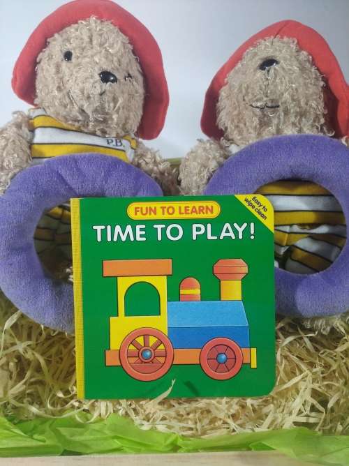 Fun to Learn: Time to Play (Easy to Wipe Clean) (HARDCOVER)