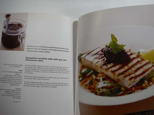 Blue Ginger- Les Huynh ( The colours and flavours of Asia at home in Australia) SOFTCOVER