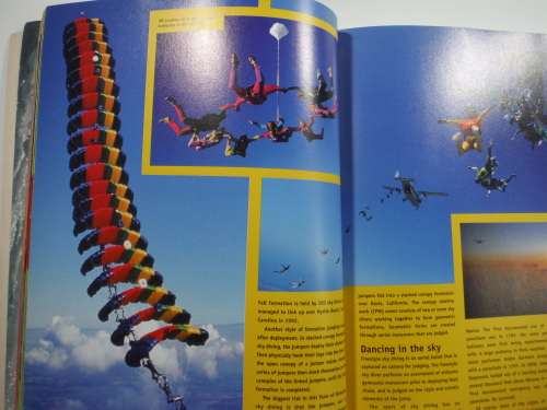 The Ultimate Encyclopedia of Extreme Sports - Joe Tomlinson (SOFTCOVER)