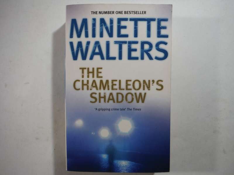 The Chameleon`s Shadow - Paperback - Minette Walters