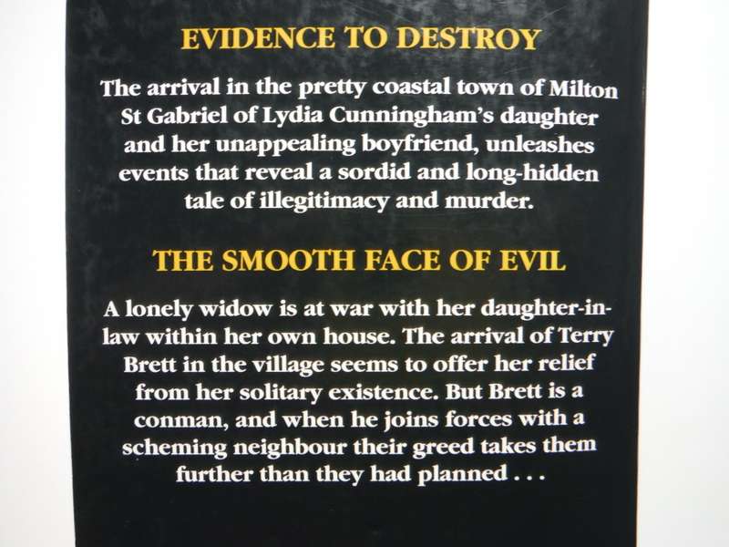 A Margaret Yorke Omnibus : Evidence to Destroy and The Smooth Face of Evil - Paperback