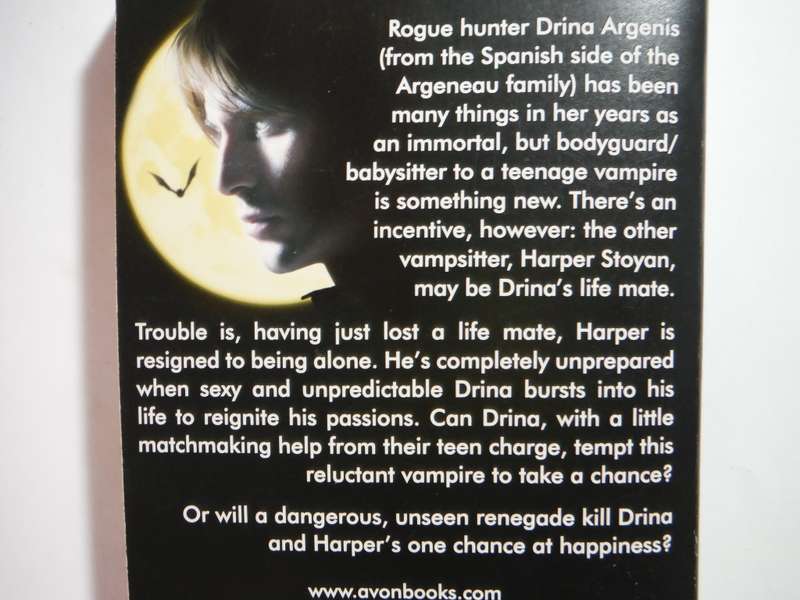 The Reluctant Vampire : An Argeneau Novel - Paperback - Lynsay Sands