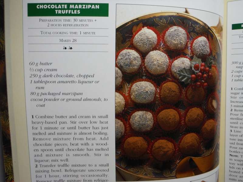 A Treasury of Christmas Food & Craft - Woolworths - Softcover