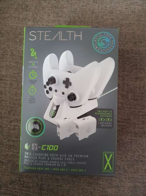 xbox One Stealth SX-C100 x2 Batteries and Charging Station