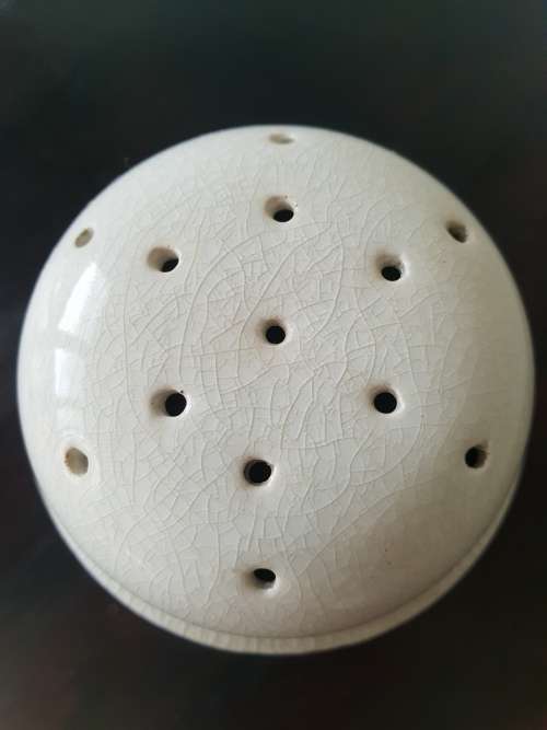 LARGE 12 cm x 7.5 cm!!!! Cornish Kitchen Ware!! TG Green and Co ltd. Made in England Salt Shaker!!