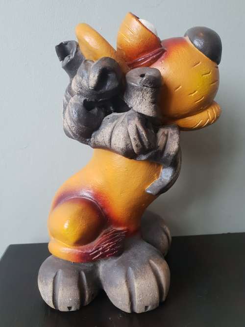 Crazy Clay Made in South Africa Collectible!! Famous Knysna Factory!! Crazy R1