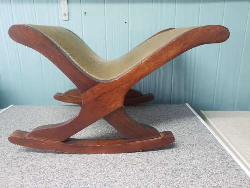 Rocking  "Gout" ,foot stool!!