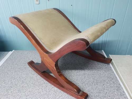 Rocking  "Gout" ,foot stool!!