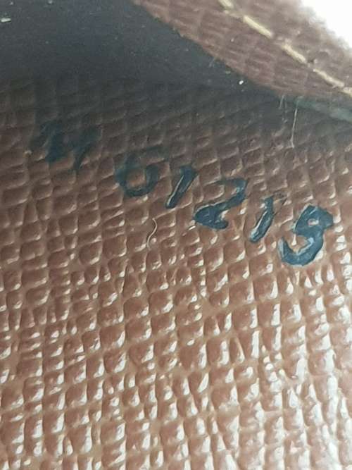 Louis Vuitton Men's Monogram Bifold slender wallet!!