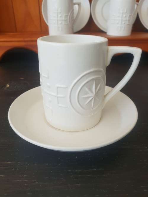 Portmeirion "Totem" 16 piece, Stoke on Trent, Porcelain Coffee set. Made in England!!