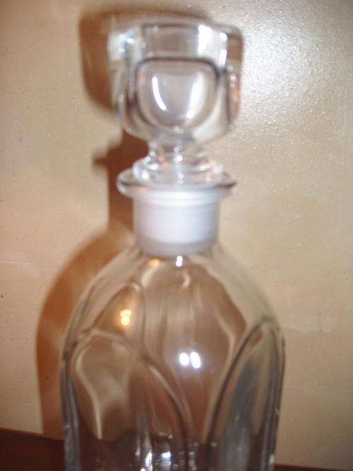 STUNNING DECANTER!!