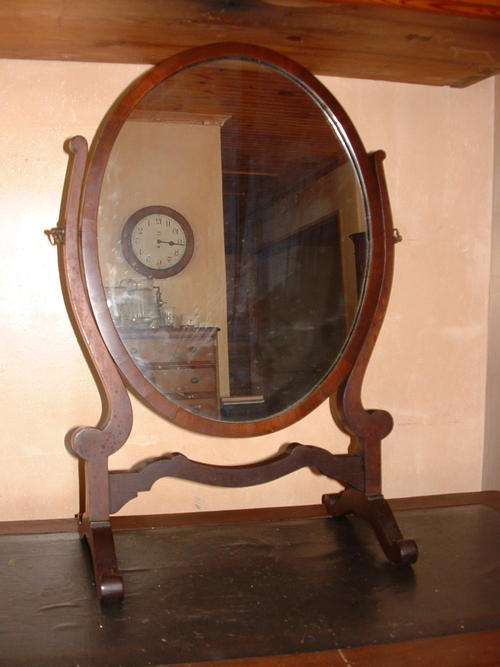 EDWARDIAN MAHOGANY TABLE MIRROR