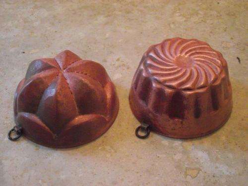 PAIR METAL CUPCAKE MOULDS