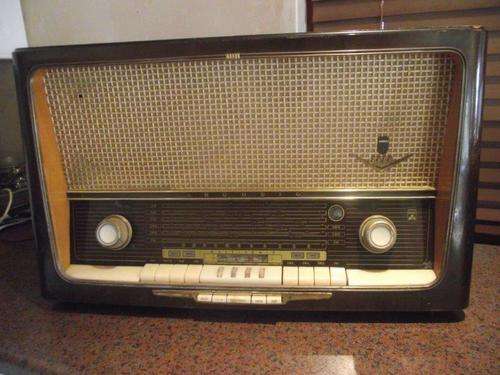 GRUNDIG RADIO, A COLLECTOR'S DREAM!! 100% WORKING CONDITION!! CRAZY R1!!!