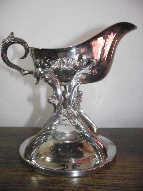 FB ROGERS SILVER COMPANY GRAVY BOAT ON STAND!! WOW!!