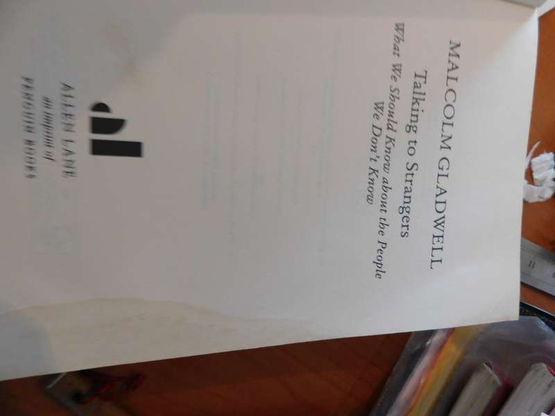MALCOLM GLADWELL - Talking to Strangers (Paperback)