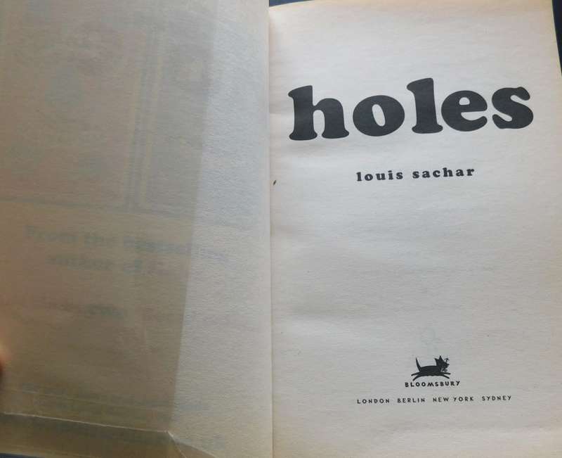 HOLES - Louis Sachar [BOOK]