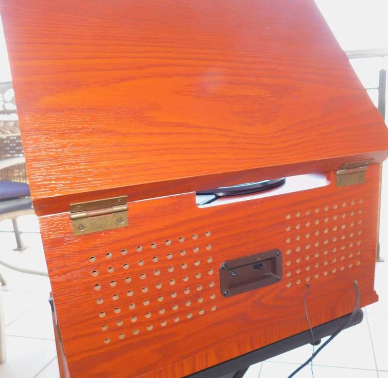 CROSLEY CR42D-PA LANCASTER - Turntable / CD player / Radio / Tape / Bluetooth Player.