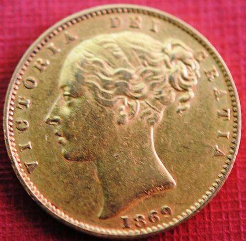 1869 YOUNG HEAD SHIELD FULL SOVEREIGN BEAUTIFULL 22CT GOLD NO RESERVE