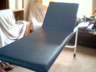MASSAGE BED