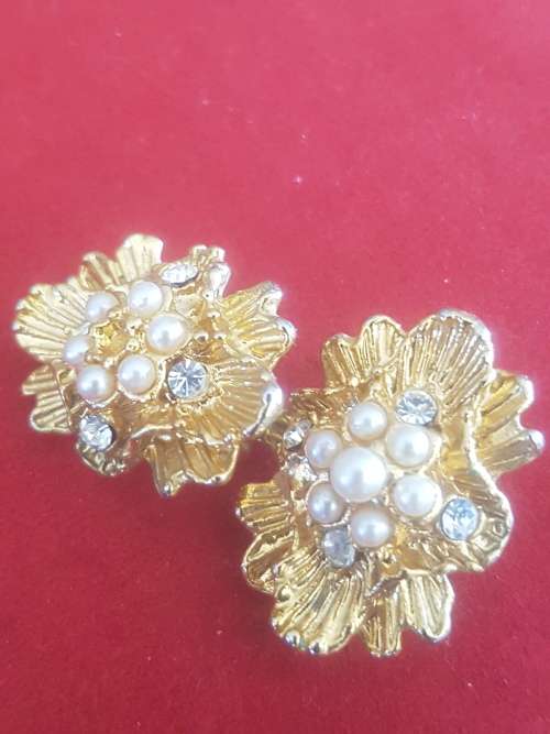VINTAGE EARRINGS