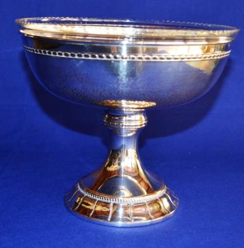 Centerpiece Bowl on Pedestal with Glass Inner