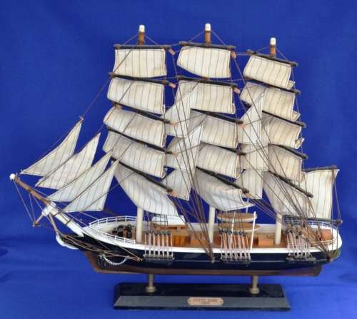 Vintage Wooden Display  Model Ship - "Cutty Sark'   Fully Assembled
