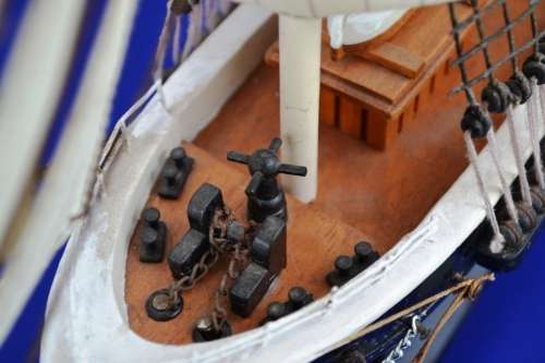 Vintage Wooden Display  Model Ship - "Cutty Sark'   Fully Assembled