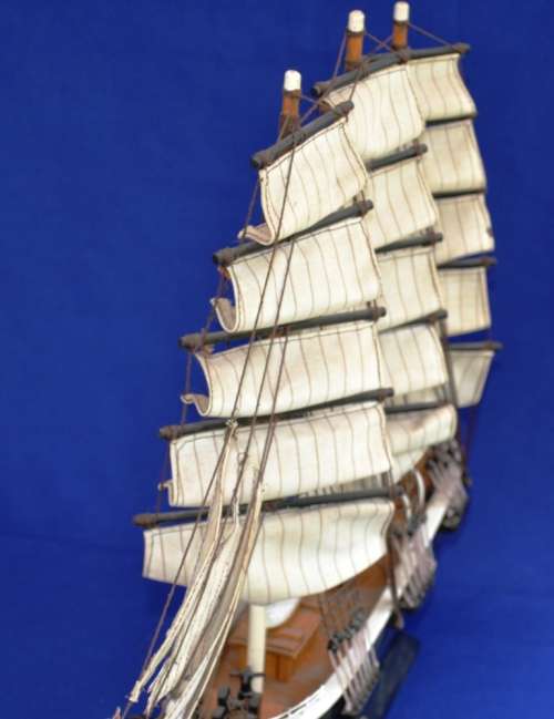 Vintage Wooden Display  Model Ship - "Cutty Sark'   Fully Assembled