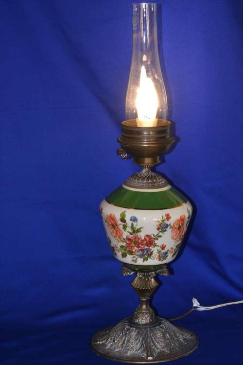 Victorian Style Banquet Lamp - Electric in Working order
