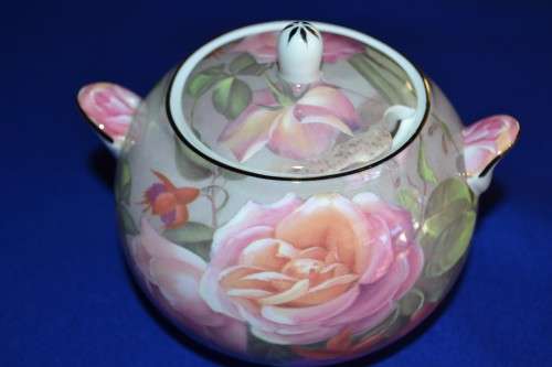 Maxwell & Williams Sugar bowl with Lid - Sonnets