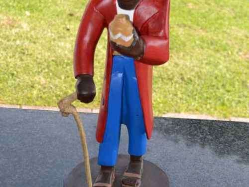 "Chapeau Man"-Vintage wood carved Man
