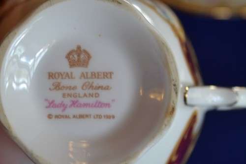 Royal Albert Lady Hamilton Set - 18 Pieces