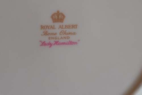 Royal Albert Lady Hamilton Set - 18 Pieces