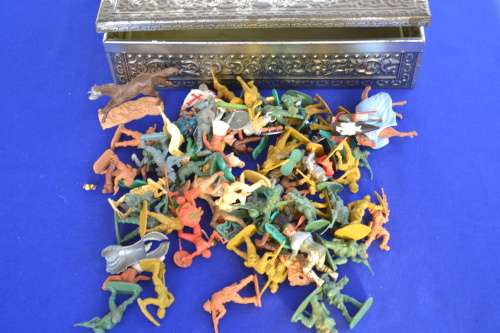 Vintage Tin and Hard Plastic Soldiers