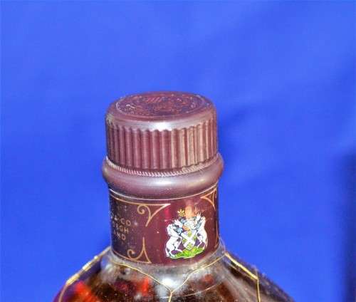 Old 15 year old Dimple Scotch Whisky