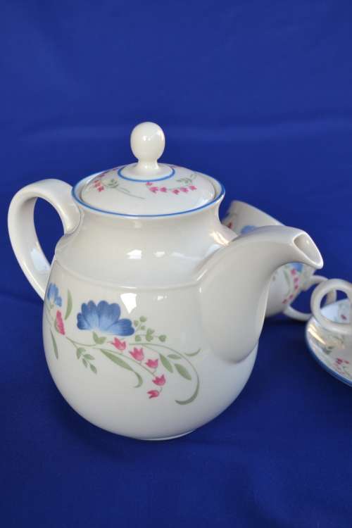Royal Doulton Expressions "Windermere" Tea for one