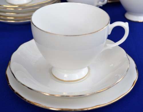 Queen Anne Tea Set - Six Trios