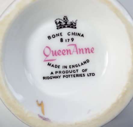 Queen Anne Tea Set - Six Trios
