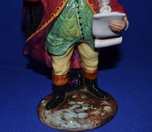 Royal Doulton Figure "Town Crier" HN2119