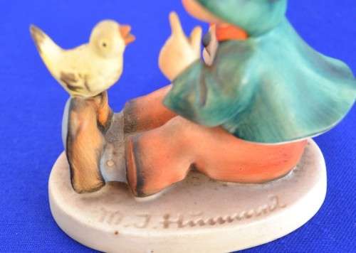 Goebel Hummel Figurine "Singing Lesson"