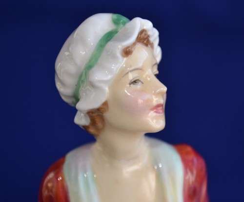 Royal Doulton Figurine "Gwynneth" HN1980