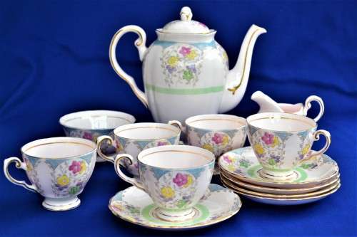 Tuscan Tea Set Vinrage - 13 Pieces