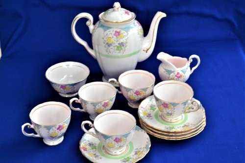 Tuscan Tea Set Vinrage - 13 Pieces