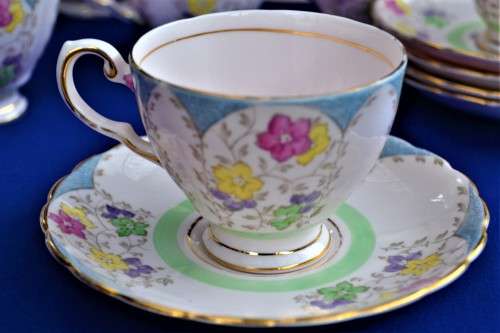 Tuscan Tea Set Vinrage - 13 Pieces