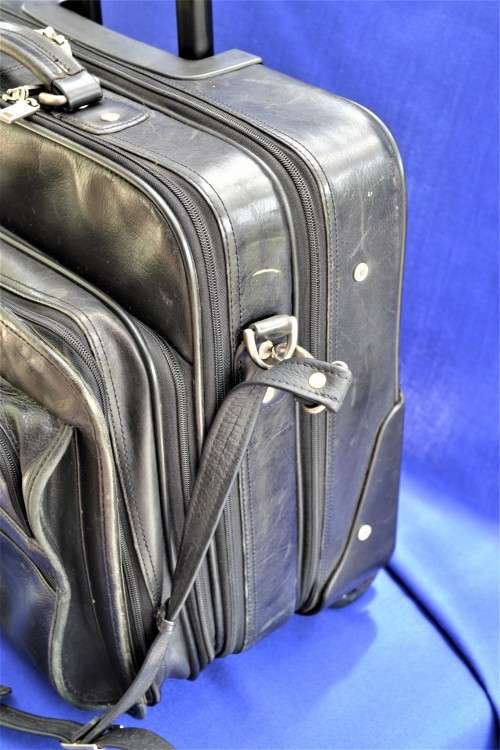 Busby Mobile Office Laptop Leather Case - Pull Along