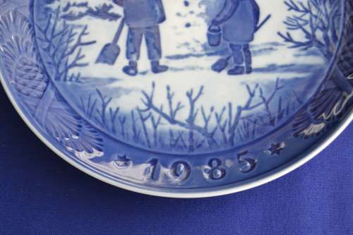 Royal Copenhagen Christmas Plate 1985